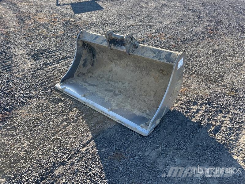 48 in Cleanup Excavator Bucket - Fits Cat 306 CR Skovle