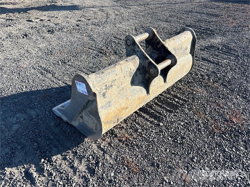 48 in Cleanup Excavator Bucket - Fits Cat 306 CR Skovle