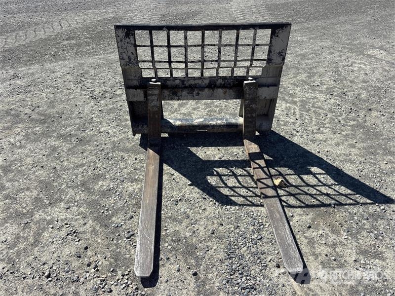 48 in Skid Steer Forks 지게차