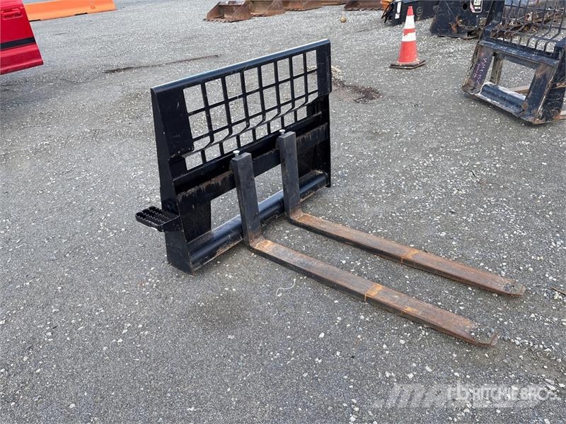 48 in Skid Steer Forks Fourche
