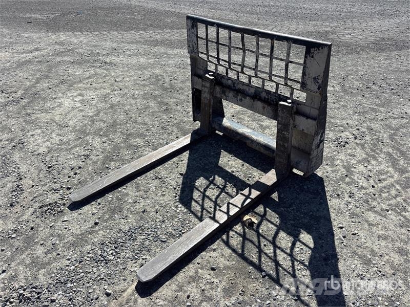 48 in Skid Steer Forks 지게차