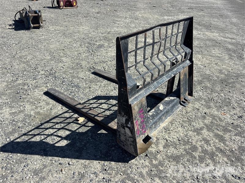 48 in Skid Steer Forks 지게차