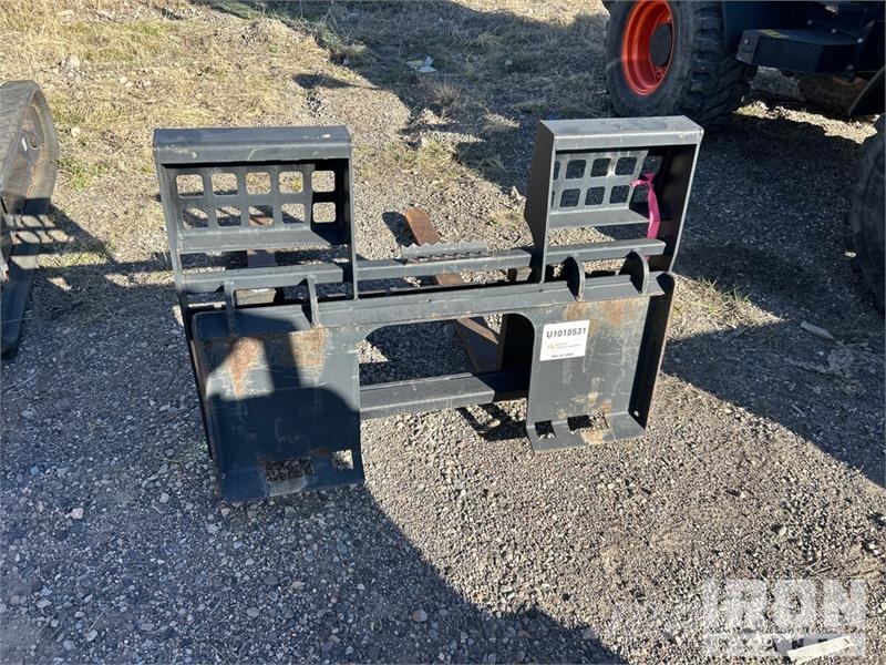 48 in Skid Steer Forks - Fits Case Skid Steer Garfos