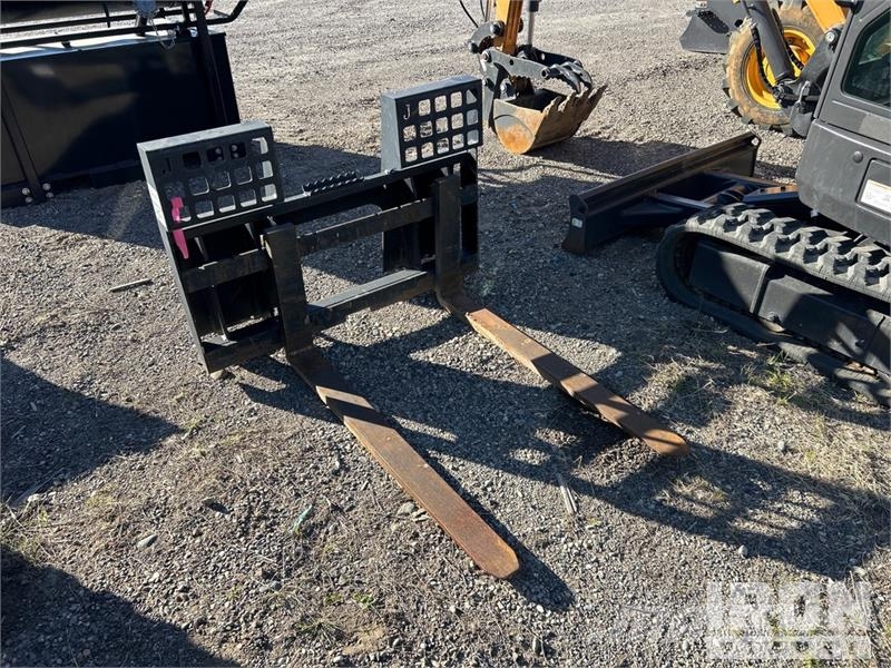 48 in Skid Steer Forks - Fits Case Skid Steer Garfos