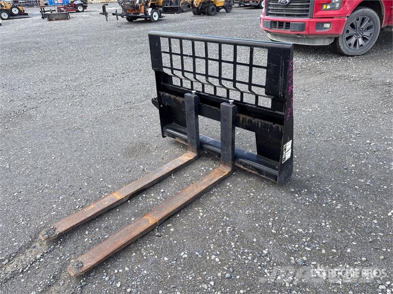 48 in Skid Steer Forks Fourche