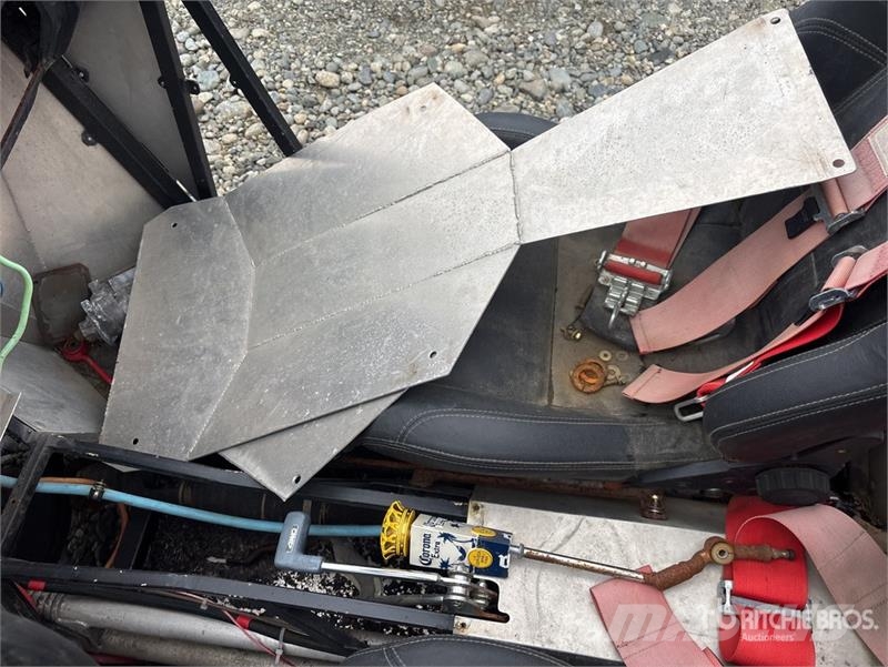 4x2 Welded Tube Chassis w/ air suspension Side By  Avtomobili