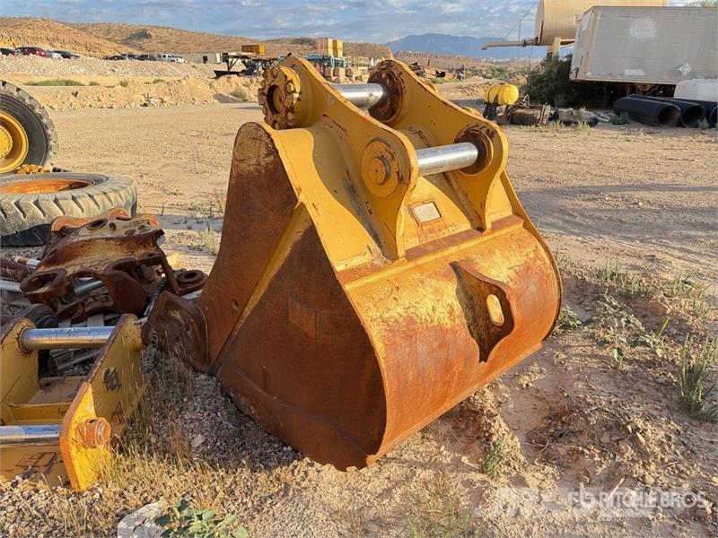 52 in Digging Excavator Bucket Baldes