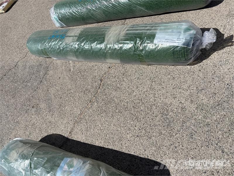 6.6 ft x 49.2 ft Artificial Grass Turf (Unused) Wciągarki, podnośniki i windy towarowe