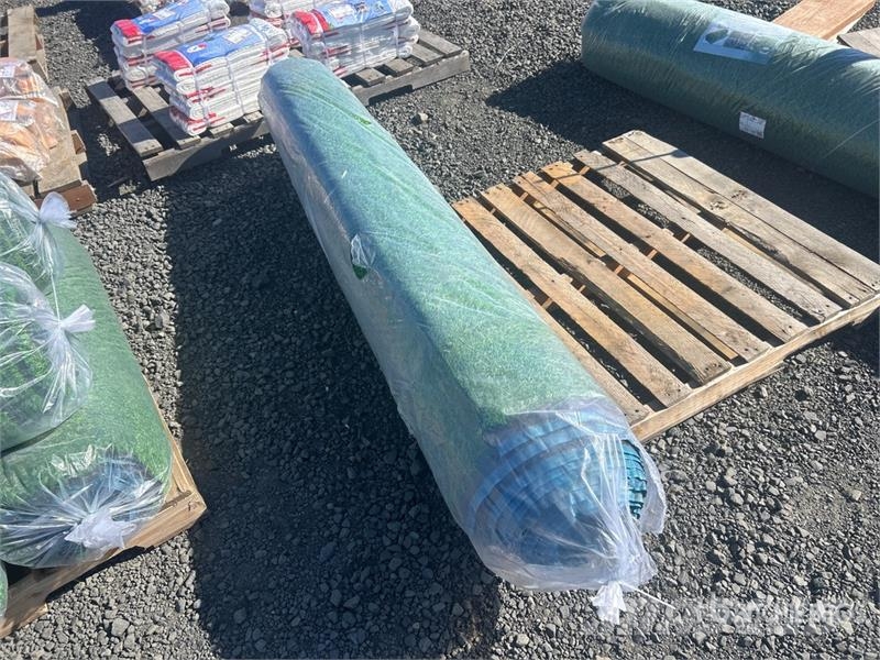  6.6 ft x 49.2 ft Artificial Grass Turf (Unused) المصاعد والرافعات المادية