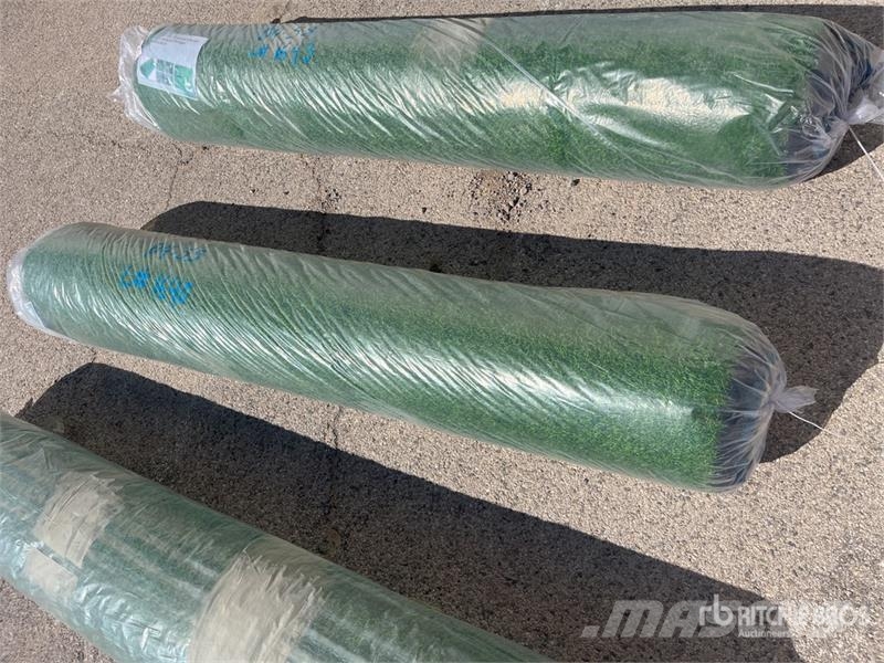 6.6 ft x 49.2 ft Artificial Grass Turf (Unused) Wciągarki, podnośniki i windy towarowe