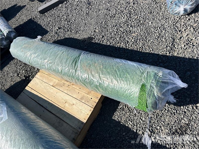  6.6 ft x 49.2 ft Artificial Grass Turf (Unused) المصاعد والرافعات المادية