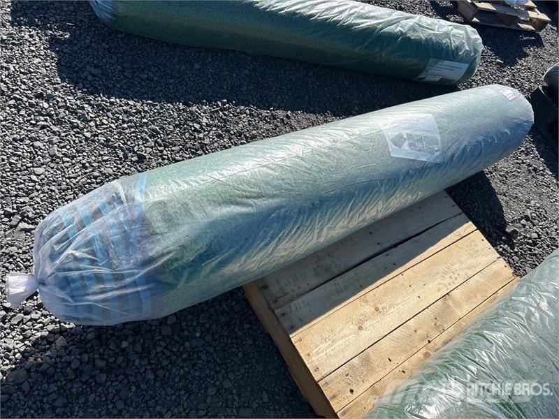 6.6 ft x 49.2 ft Artificial Grass Turf (Unused) Verricelli, paranchi e sollevatori per materiali