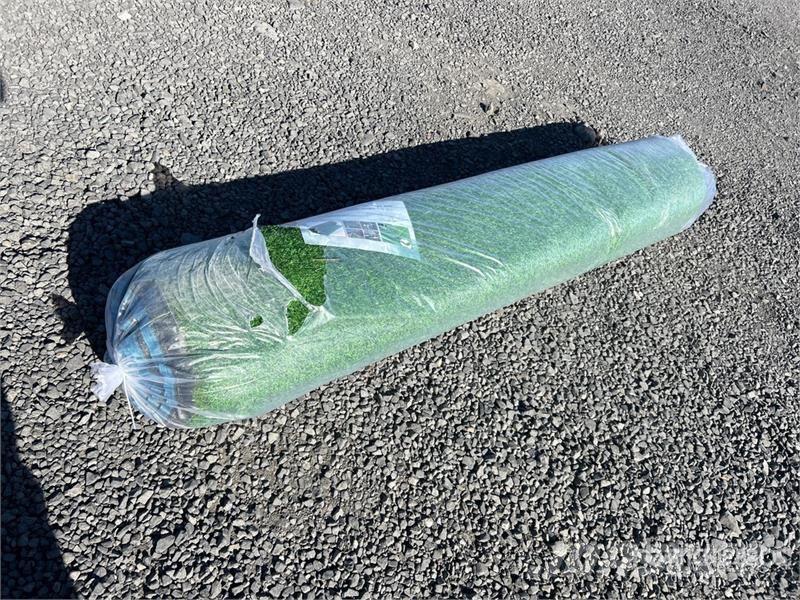  6.6 ft x 49.2 ft Artificial Grass Turf (Unused) المصاعد والرافعات المادية