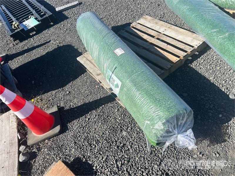 6.6 ft x 49.2 ft Artificial Grass Turf (Unused) Montacargas y elevadores de material