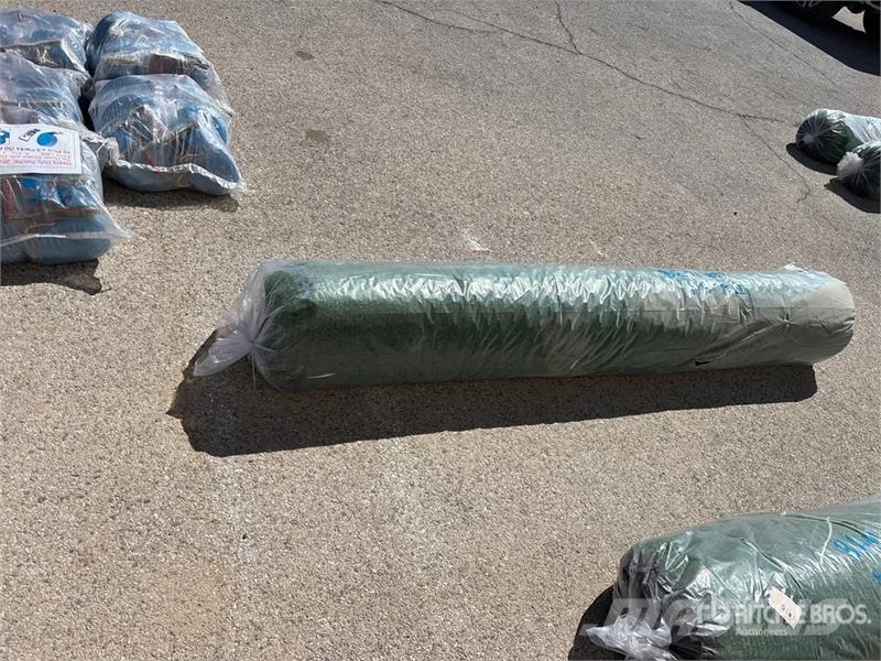  6.6 ft x 49.2 ft Artificial Grass Turf (Unused) Wciągarki, podnośniki i windy towarowe