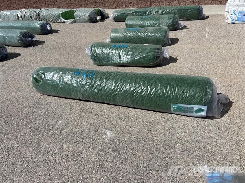  6.6 ft x 49.2 ft Artificial Grass Turf (Unused) Wciągarki, podnośniki i windy towarowe