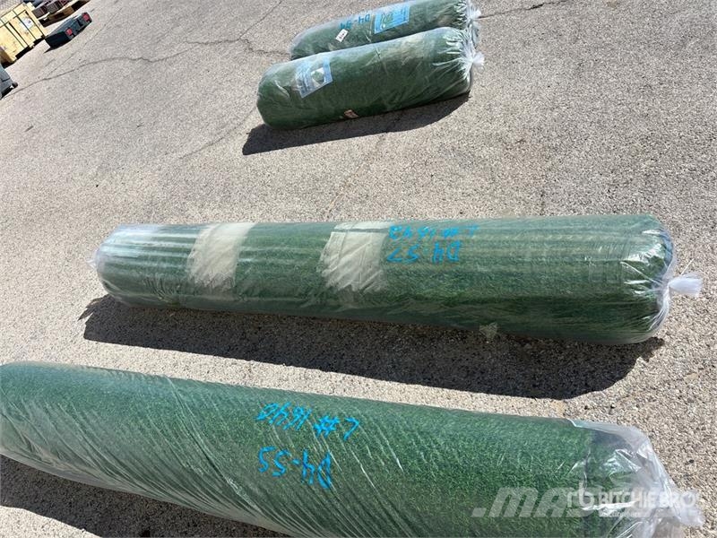 6.6 ft x 49.2 ft Artificial Grass Turf (Unused) Wciągarki, podnośniki i windy towarowe
