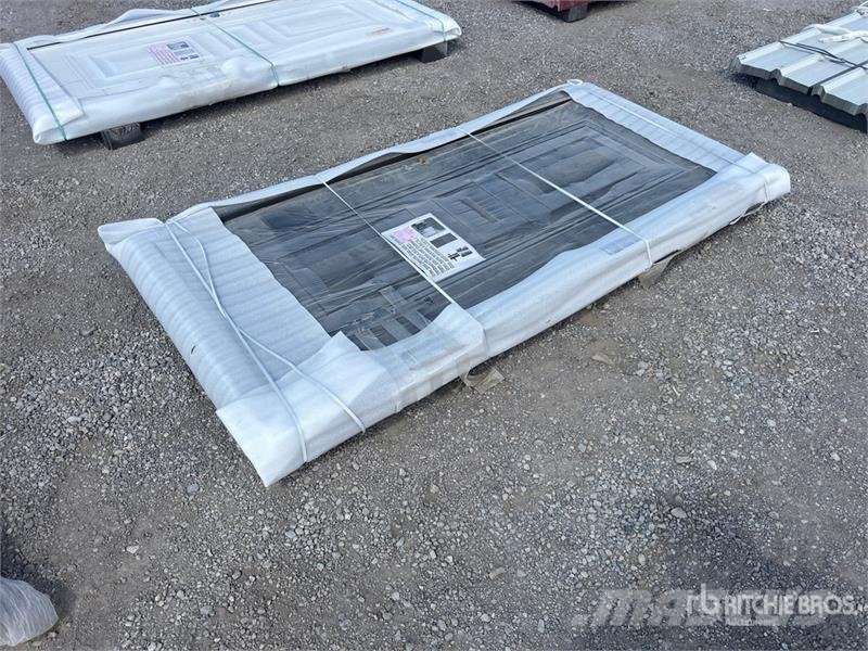6.89 ft x 3.38 ft Grey Steel Security Door (Unused Talhas, guinchos e elevadores de materiais