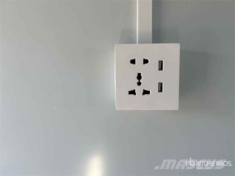 6 ft 3 in x ft 11 in Portable Toilet (Unused) その他部品