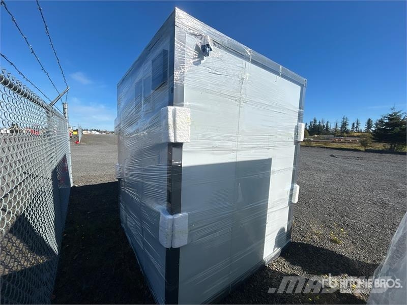 6 ft 3 in x ft 11 in Portable Toilet (Unused) その他部品