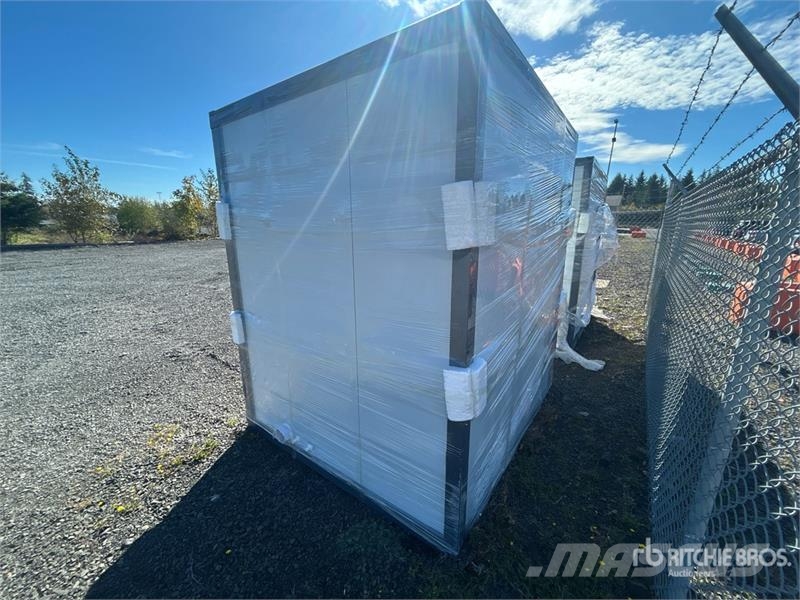 6 ft 3 in x ft 11 in Portable Toilet (Unused) その他部品