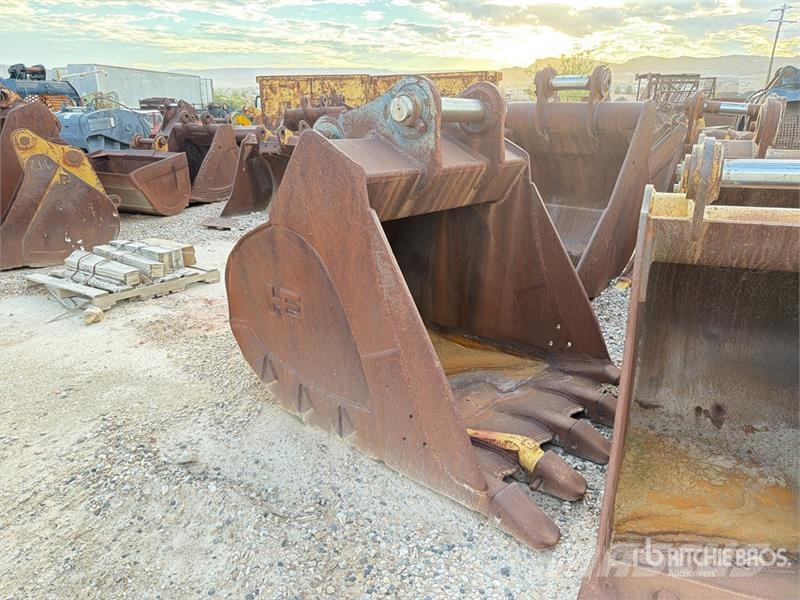 60 in Digging Excavator Bucket - Fits John Deere 4 Baldes