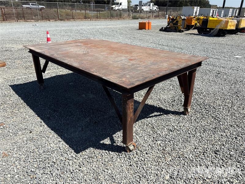  60 in x 108 in x 35 in Welding Table Lauksaimniecība- Citi