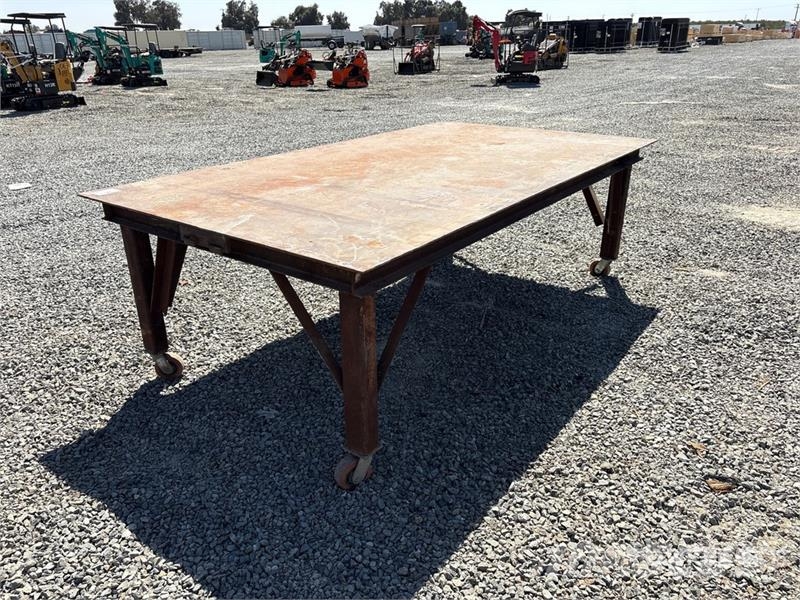  60 in x 108 in x 35 in Welding Table Lauksaimniecība- Citi