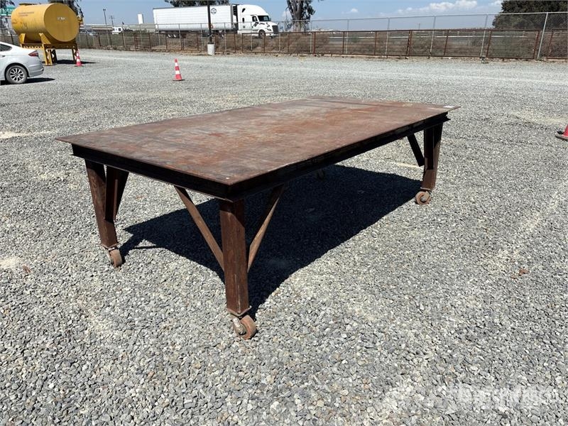  60 in x 108 in x 35 in Welding Table Lauksaimniecība- Citi