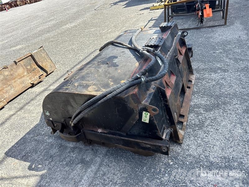  65 in Skid Steer Sweeper Escovas