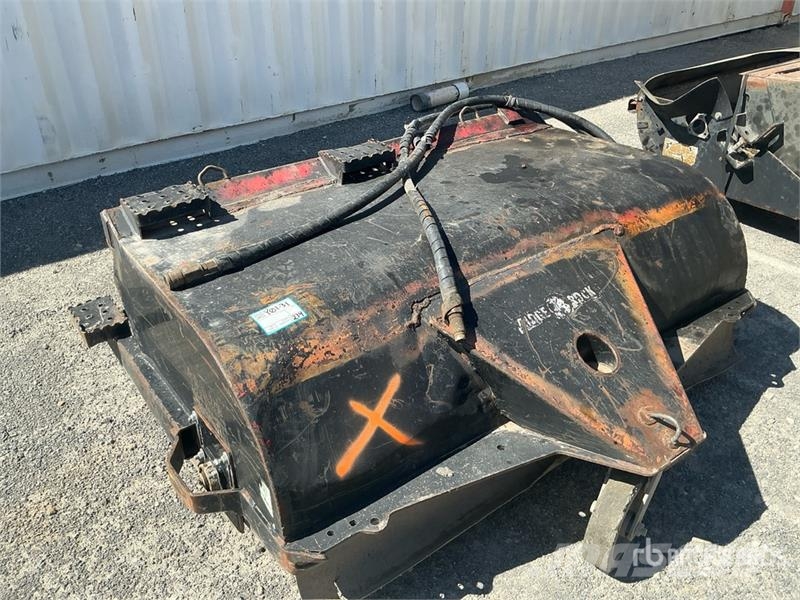  65 in Skid Steer Sweeper Escovas