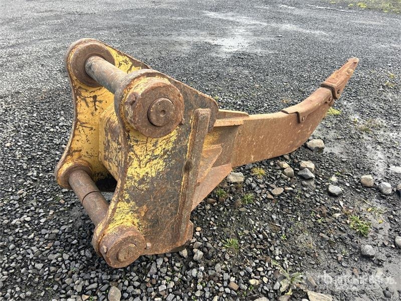  68 in Excavator Ripper - Fits Cat 345/349 Escarificadoras