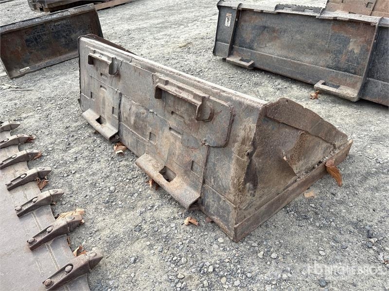 68 in General Purpose Skid Steer Bucket Łyżki do ładowarek