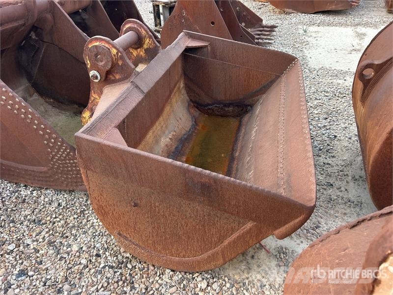 71 in Cleanup Excavator Bucket Kašike / Korpe