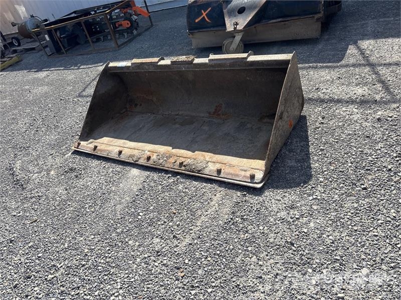 71 in General Purpose Skid Steer Bucket Schaufeln