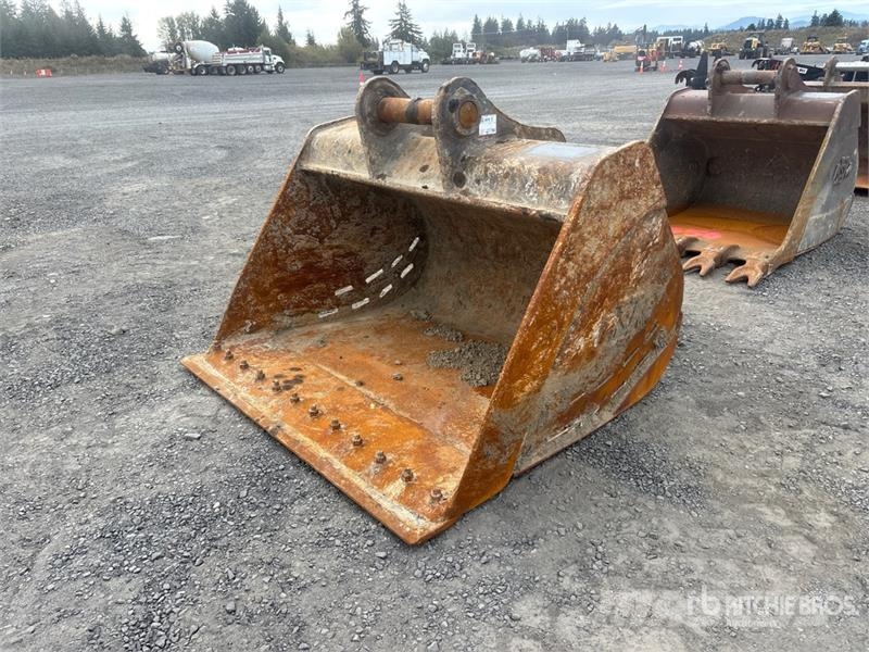 72 in Cleanup Excavator Bucket - Fits John Deere 3 Łyżki do ładowarek
