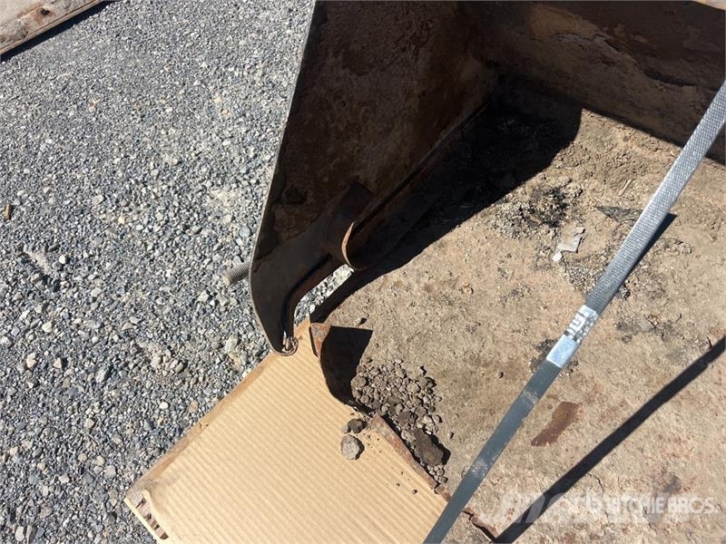 72 in General Purpose Skid Steer Bucket دلاء
