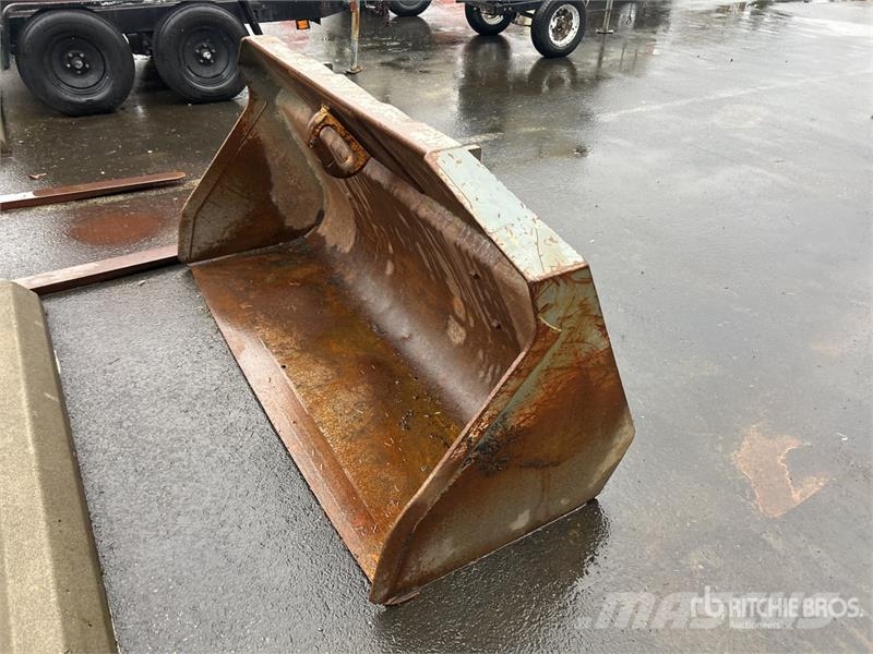  72 in Q/C Backhoe Loader Bucket Baldes