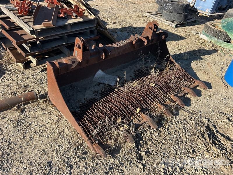  72 in Skeleton Skid Steer Bucket Buckets