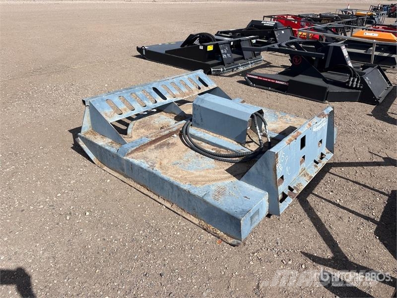 72 in Skid Steer Brush Cutter 裝載與牽引式割草機