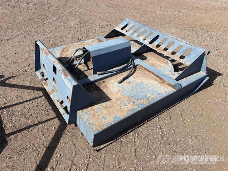 72 in Skid Steer Brush Cutter 裝載與牽引式割草機