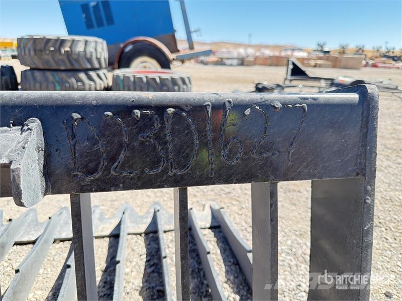 76 in Skeleton Skid Steer Bucket (Unused) دلاء