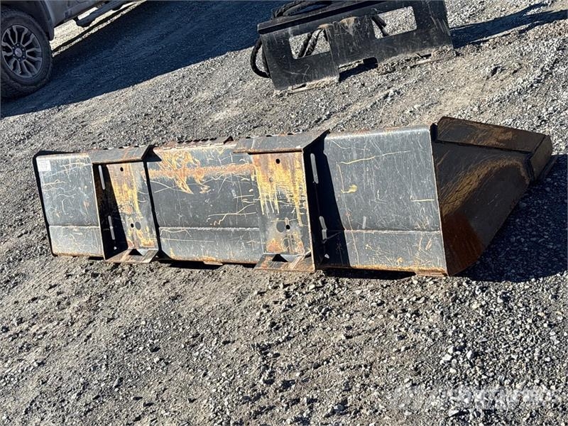  84 in General Purpose Skid Steer Bucket Skovle