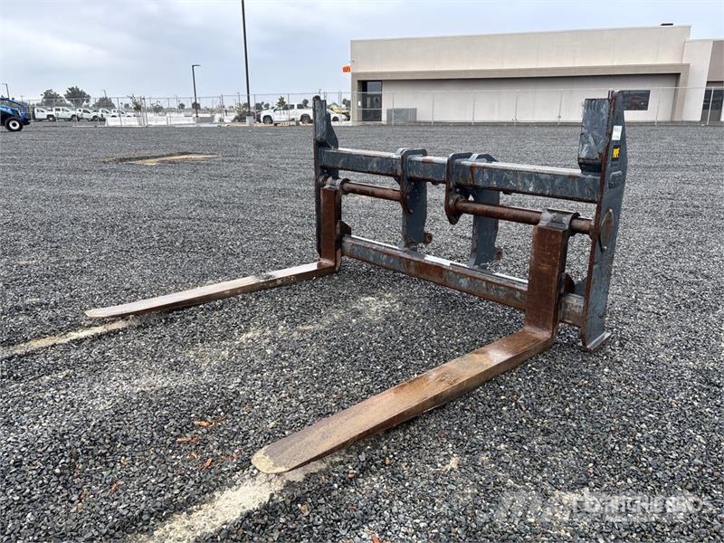  84 in Wheel Loader Forks Vilice