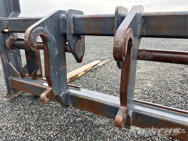  84 in Wheel Loader Forks Vilice