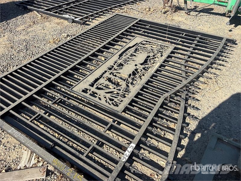 9 ft 3 in x 7 ft Bi-Parting Driveway Gate Outras máquinas agrícolas