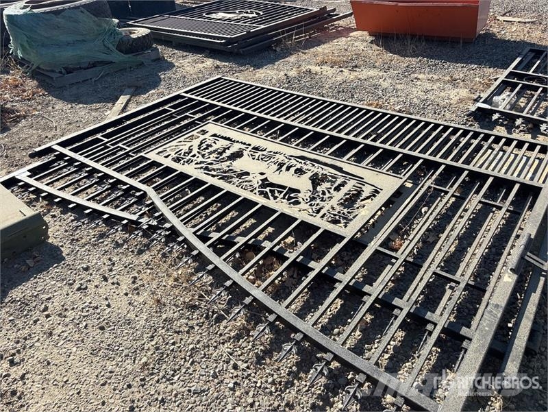 9 ft 3 in x 7 ft Bi-Parting Driveway Gate Outras máquinas agrícolas