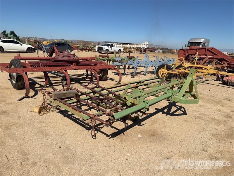 9 ft Plow Sonstige Landmaschinen