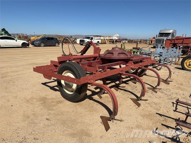 9 ft Plow Sonstige Landmaschinen