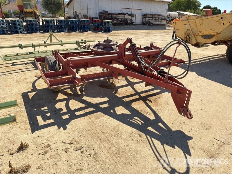 9 ft Plow Sonstige Landmaschinen